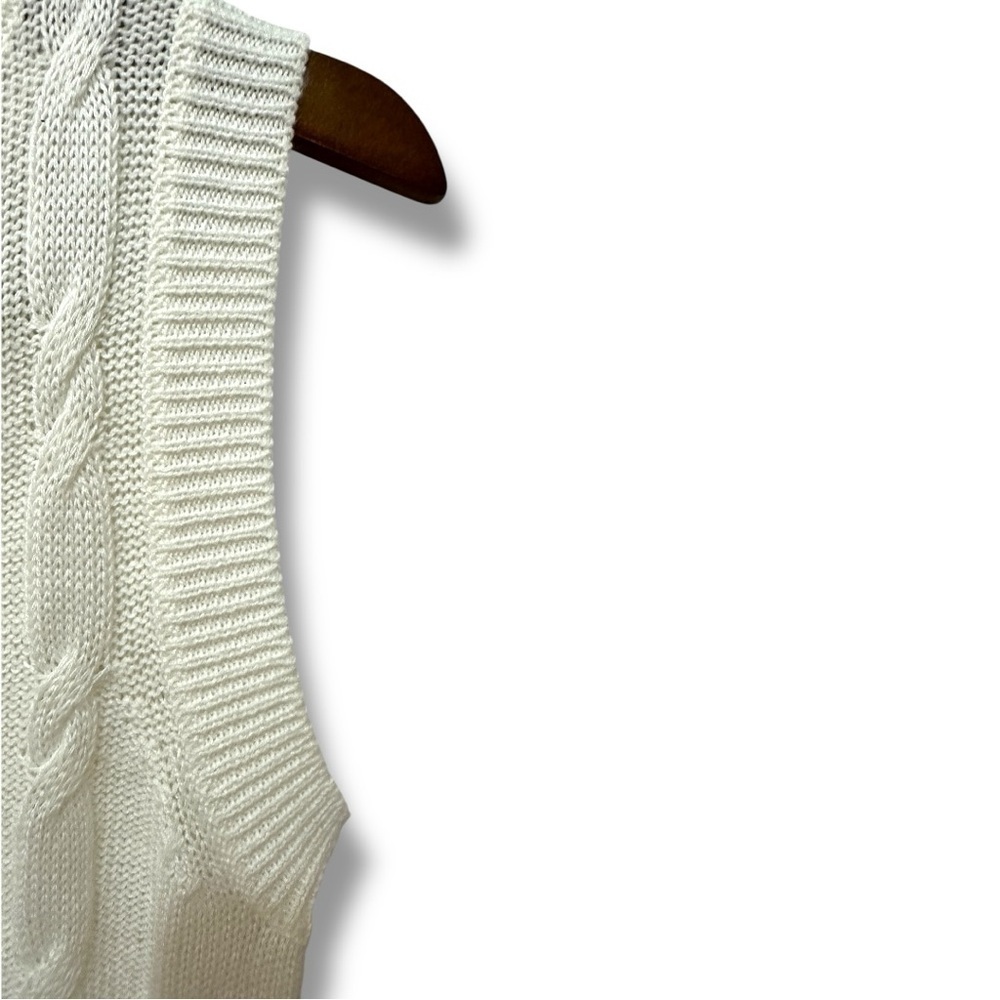 224 No Comment | NWOT Cable Knit Cropped Sweater Vest (Size M) - 3/$15 - Picture 7 of 10